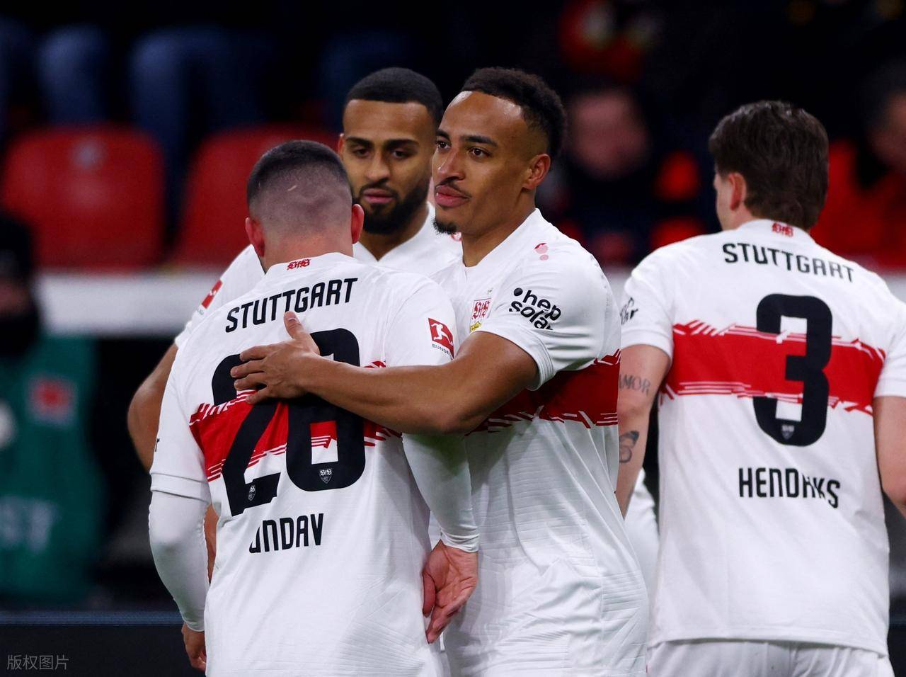 4-1，德甲第6横扫德甲第3，连续5场不败，24岁德国猛将无敌双响炮